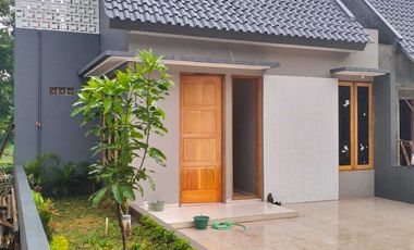 Rumah siap huni lokasi strategis di Unnes Gunungpati