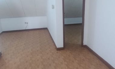 DISEWAKAN RUMAH RAPIH SIAP HUNI KOSONGAN DI KOSAMBI BARU BARU RENOV