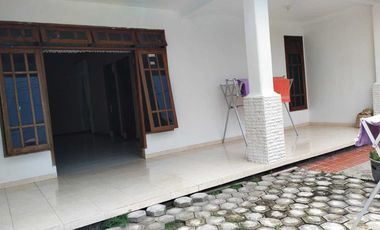Dijual Rumah Hook Di Perumahan Taman Bougenvile Sambikerep Surabaya