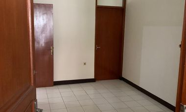 Disewakan rumah Suryasumantri sebrang kampus maranata Bandung