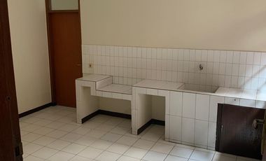 Disewakan rumah Suryasumantri sebrang kampus maranata Bandung