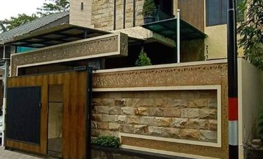 Rumah 3 Lt rooftop di Candi Kalasan, Kalipancur, Pasadena