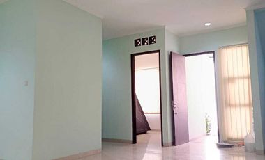Disewakan Rumah Townhouse kawasan Elit Setramurni