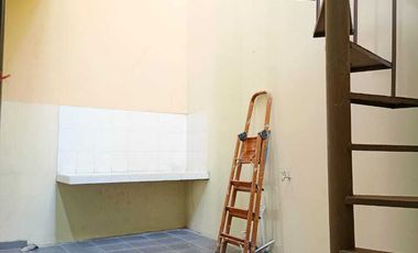 Disewakan Rumah Townhouse kawasan Elit Setramurni