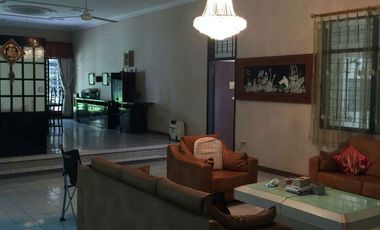 Rumah Mewah di Kawasan Elit Gajahmungkur, Semarang