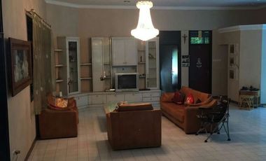 Rumah Mewah di Kawasan Elit Gajahmungkur, Semarang