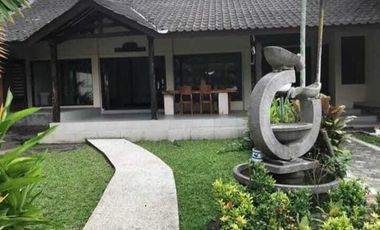 Villa dijual di Gunung sari