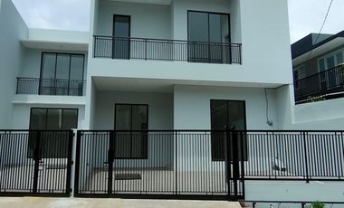 RUMAH VILLA MELATI MAS BLOK VISTA di JUAL CEPAT