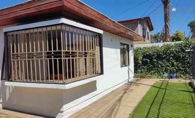 Casa en Arriendo en AMOBLADA V. Oberdan Sallustro