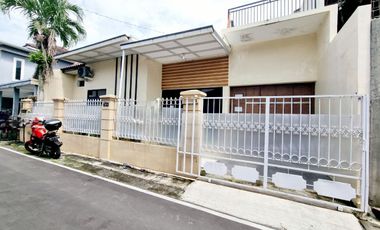 Rumah Bagus Terawat Dekat Kantor DPRD Solo