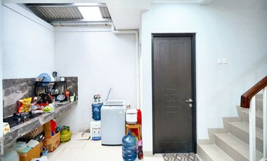 Rumah Cantik 2 Lt Siap KPR 11 Mnt ke Paradise Walk Serpong J-19066