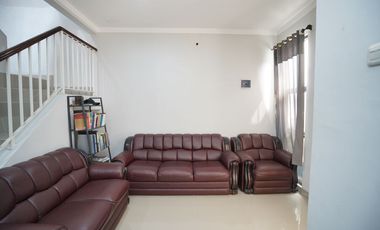 Rumah Cantik 2 Lt Siap KPR 11 Mnt ke Paradise Walk Serpong J-19066