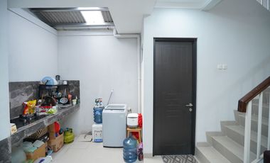 Rumah Cantik 2 Lt Siap KPR 11 Mnt ke Paradise Walk Serpong J-19066