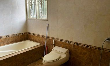 Hunian Mewah & Luas di Lokasi Strategis – Siap Huni!