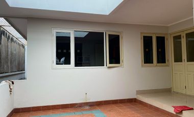 Hunian Mewah & Luas di Lokasi Strategis – Siap Huni!