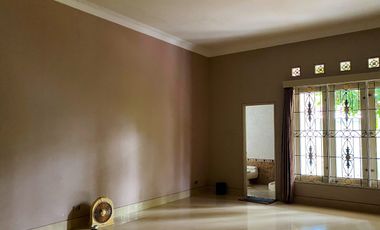 Hunian Mewah & Luas di Lokasi Strategis – Siap Huni!