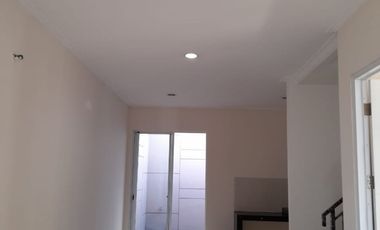 Disewakan Rumah Termurah Lebar 6 di Green Puri