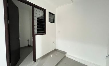 DISEWA RUMAH KAWASAN MILENIAL PIK 2 UK 4.5x15 UNIT KOSONGAN SIAP HUNI