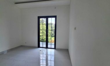 PALING DICARI! Rumah 2 Lantai Siap Huni, 7 Menit ke Tol di Kota Bogor!