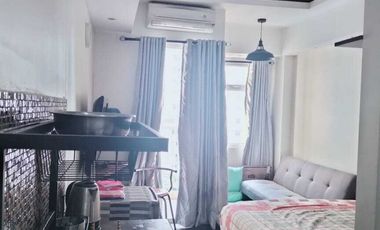 Sewa Apartemen Springlake Summarecon Bekasi  Studio View Pool