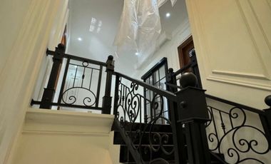 Townhouse Siap Huni Dengan Privat Pool, Dekat UMY Di Gamping Sleman