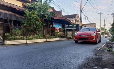 Rumah Kantor Luas di Daerah Deresan Condongcatur dkt Jl. Gejayan