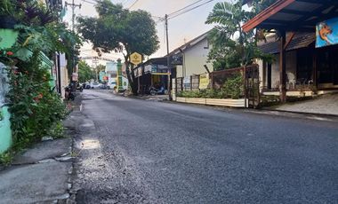 Rumah Kantor Luas di Daerah Deresan Condongcatur dkt Jl. Gejayan