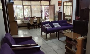 Dijual Cepat Rumah Lama Bisa Untuk Usaha di Cipaganti Bandung