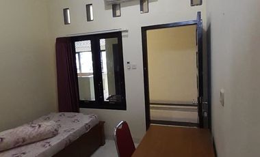 Strategis Kost Eksklusif + Minimarket sktr Wirosaban dkt Kampus UAD 4