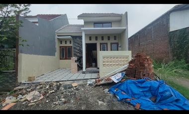 RUMAH BARU SIAP HUNI WAGE TAMAN DKT WARU