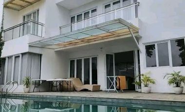 ‎Murah!! Dijual villa Bagus Padasuka Ber Kolam Renang