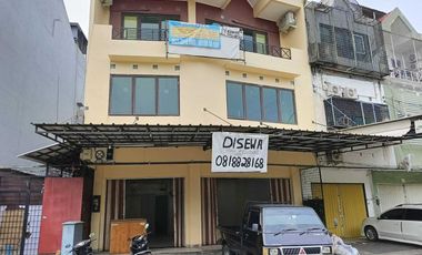 Disewa RUKO Gandengan Mogot Baru 4LT, 130 m2, LB 400m2, Jln Raya