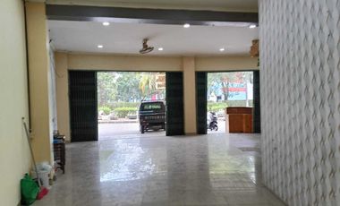 Disewa RUKO Gandengan Mogot Baru 4LT, 130 m2, LB 400m2, Jln Raya