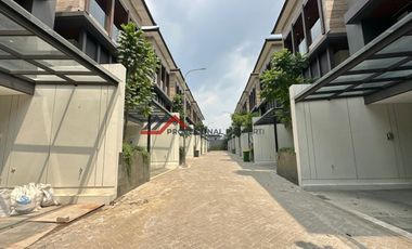 Dijual town house baru kpr dekat tol andara jakarta selatan