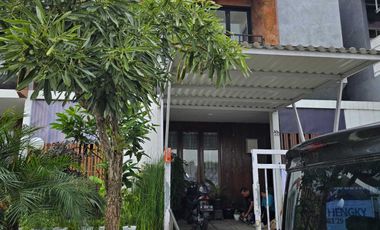 Dijual Cepat Villa 2lt Batu Panorama