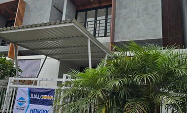 Dijual Cepat Villa 2lt Batu Panorama