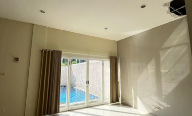 Dijual Villa di Batu Layar dekat pantai