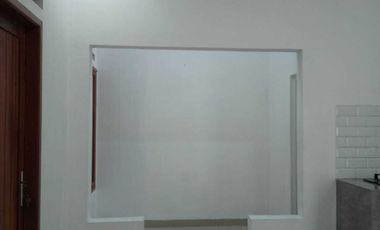 DI JUAL RUMAH DUA LANTAI SIAP HUNI DI CISARANTEN DEKET AL   GIFARI