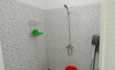 DI JUAL RUMAH DUA LANTAI SIAP HUNI DI CISARANTEN DEKET AL   GIFARI