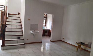 Kontrak Rumah Babatan Pratama Murah Kamar 4 AC 2 Bagus