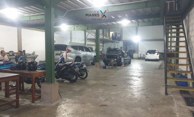 Ruang usaha strategis bekas cucian dan salon mobil di Raya sawojajar