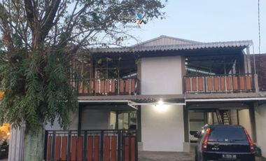 Ruang usaha strategis bekas cucian dan salon mobil di Raya sawojajar