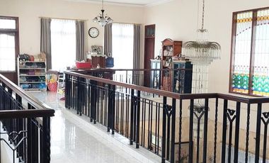 Dijual Rumah Semi Furnished Pakuwon Indah VBI