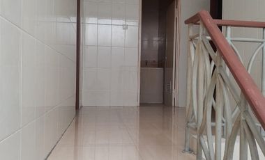 Disewakan Rumah 2 Lt Di Mutiara Taman Palem