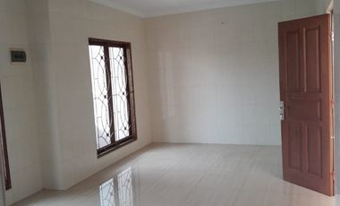 Disewakan Rumah 2 Lt Di Mutiara Taman Palem