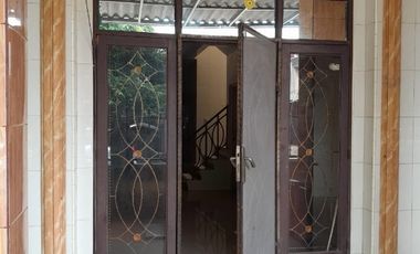 Disewakan Rumah 2 Lt Di Mutiara Taman Palem