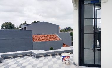 RUMAH KEREN DI DALAM CLUSTER JAGAKARSA JAKARTA SELATAN