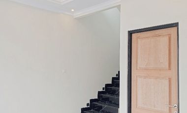 RUMAH KEREN DI DALAM CLUSTER JAGAKARSA JAKARTA SELATAN