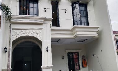 RUMAH KEREN DI DALAM CLUSTER JAGAKARSA JAKARTA SELATAN