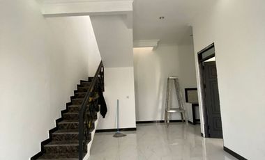 Rumah Mewah Clasic Eropa 10 Menit LRT Cibubur 1,3 M